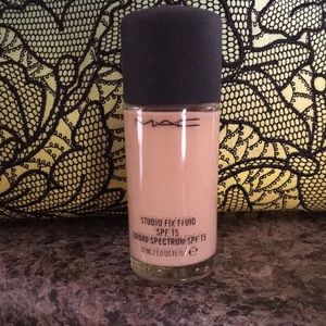 MAC Studio Fix Fluid Foundation